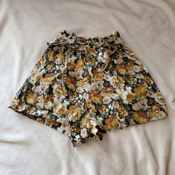 Wild fable floral paper bag shorts - Picture 1 of 3